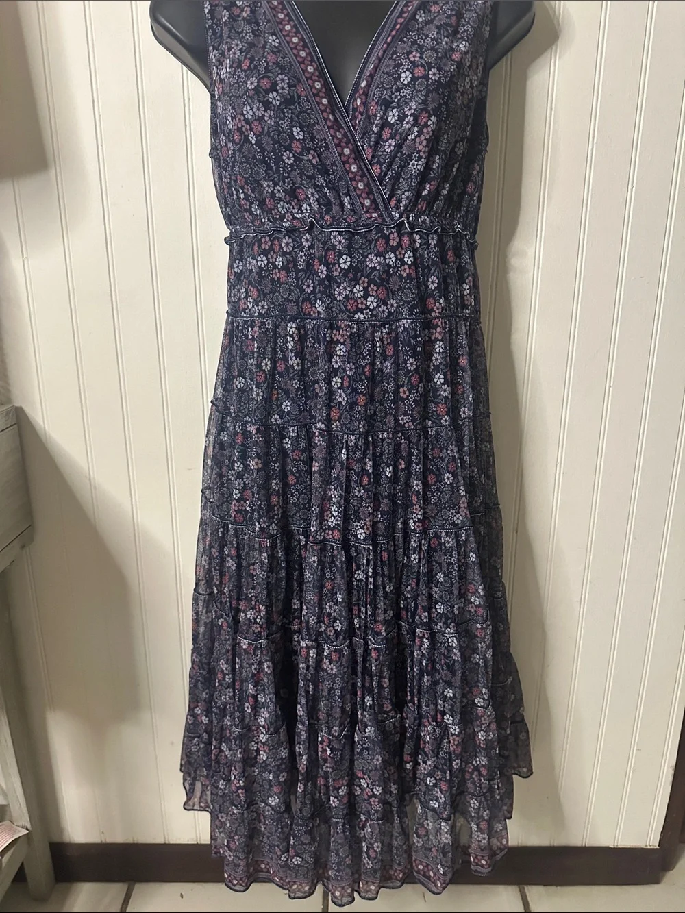Max Studio Sleeveless V-Neck Floral Midi Dress in Navy Like New sz M - Picture 5 of 13